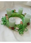 Adventi koszorú zöld alapon, zöld gyertyákkal