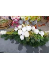 Mindszenti koszorú ,  fehér rózsás, fehér orchideás sír csokor