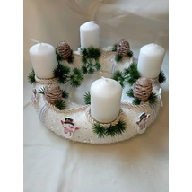 Adventi koszorú fehér gyertyákkal