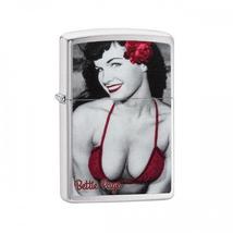 29439 Zippo öngyújtó, szálcsiszolt króm színben - Betty Page