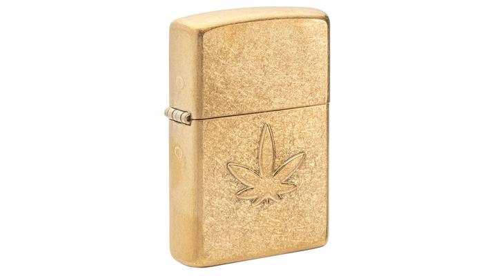 49569 Zippo öngyújtó koptatott sárgaréz, levél minta Cannabis Design